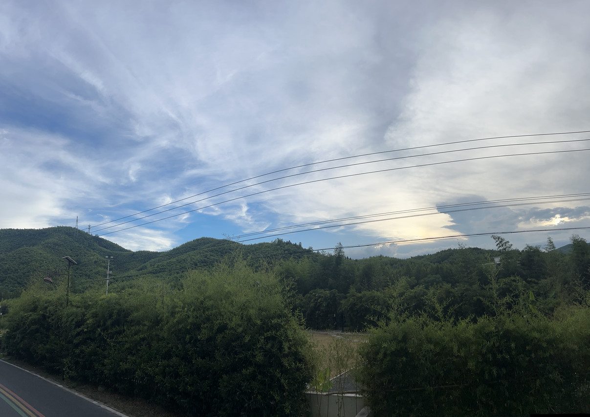 山水露台，云来云往